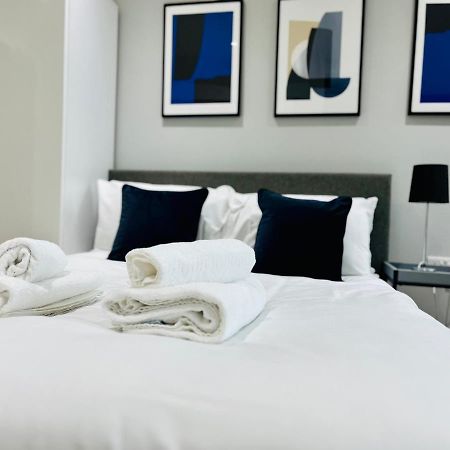 Lovely Studio Apartment With Free Parking Included! Manchester Exteriör bild
