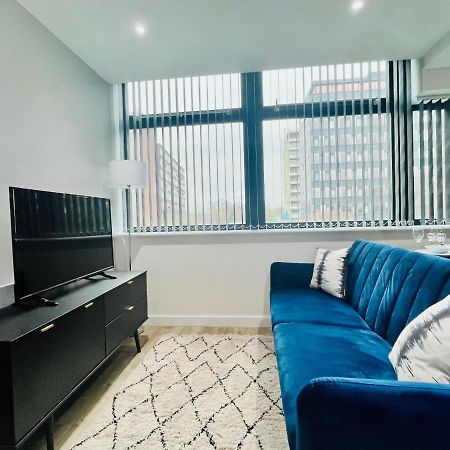 Lovely Studio Apartment With Free Parking Included! Manchester Exteriör bild