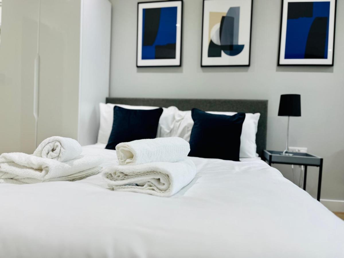 Lovely Studio Apartment With Free Parking Included! Manchester Exteriör bild